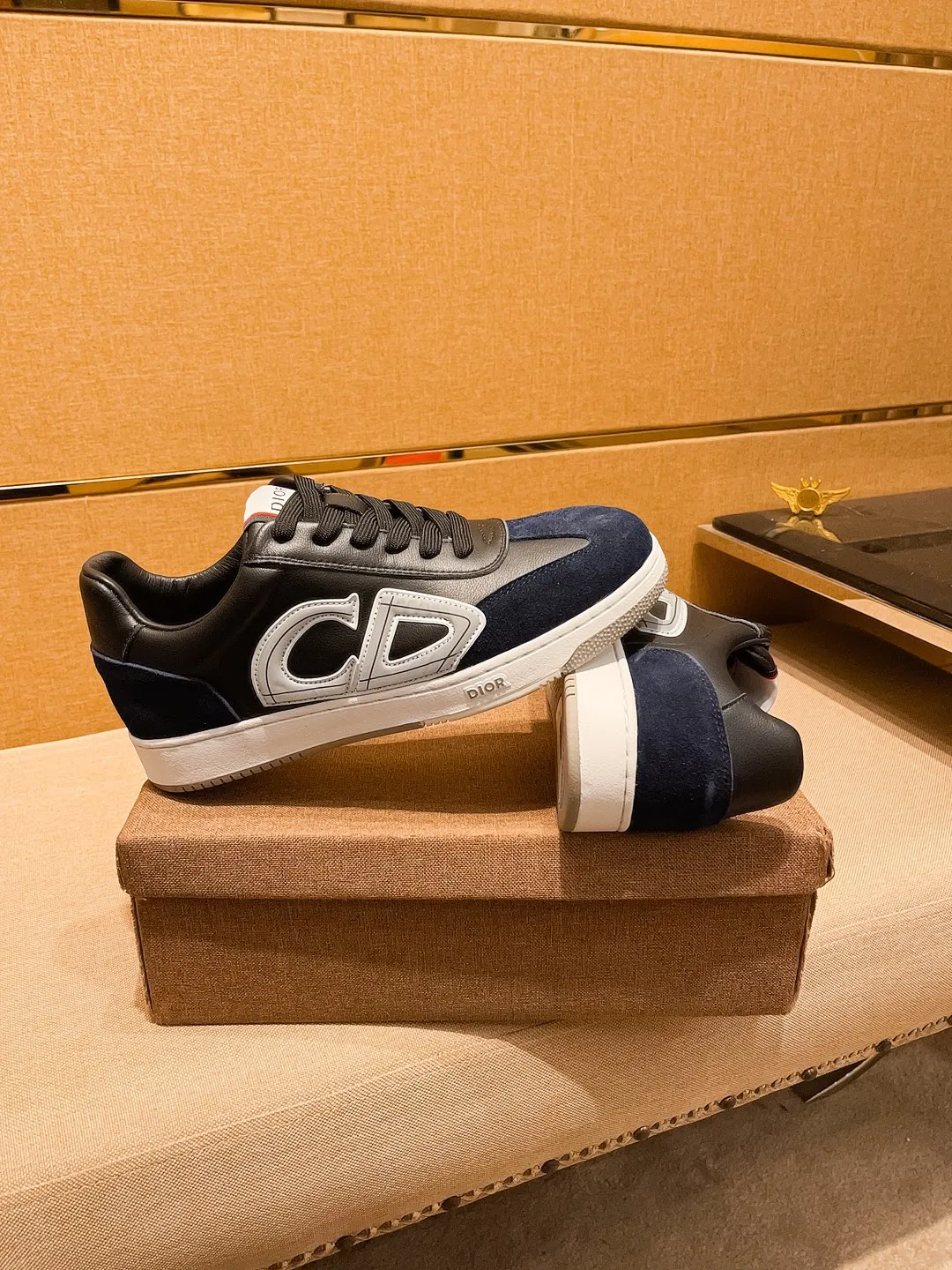 Men's shoes 💰 420💰【Dior】🔥 High-end men's shoes brand official website 1:1 latest masterpiece: the upper is made of Italian imported first-layer cowhide with a comfortable and breathable lining➕original non-slip and wear-resistant outsole🔥, making walking more convenient and comfortable! An exclusive new model, a stunning work, a beautiful 1:1 replica [color] compared to the official quality! Create a fashionable personality to set off your uniqueness! A must-have for trendy men! Classic 🔥Size: 38-44 Color: 🔥 2⃣️colors available🔥.